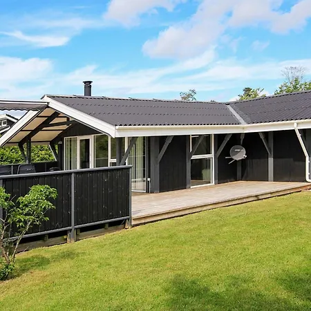 Hébergement de vacances 4 Star Holiday Home In Hals Hals